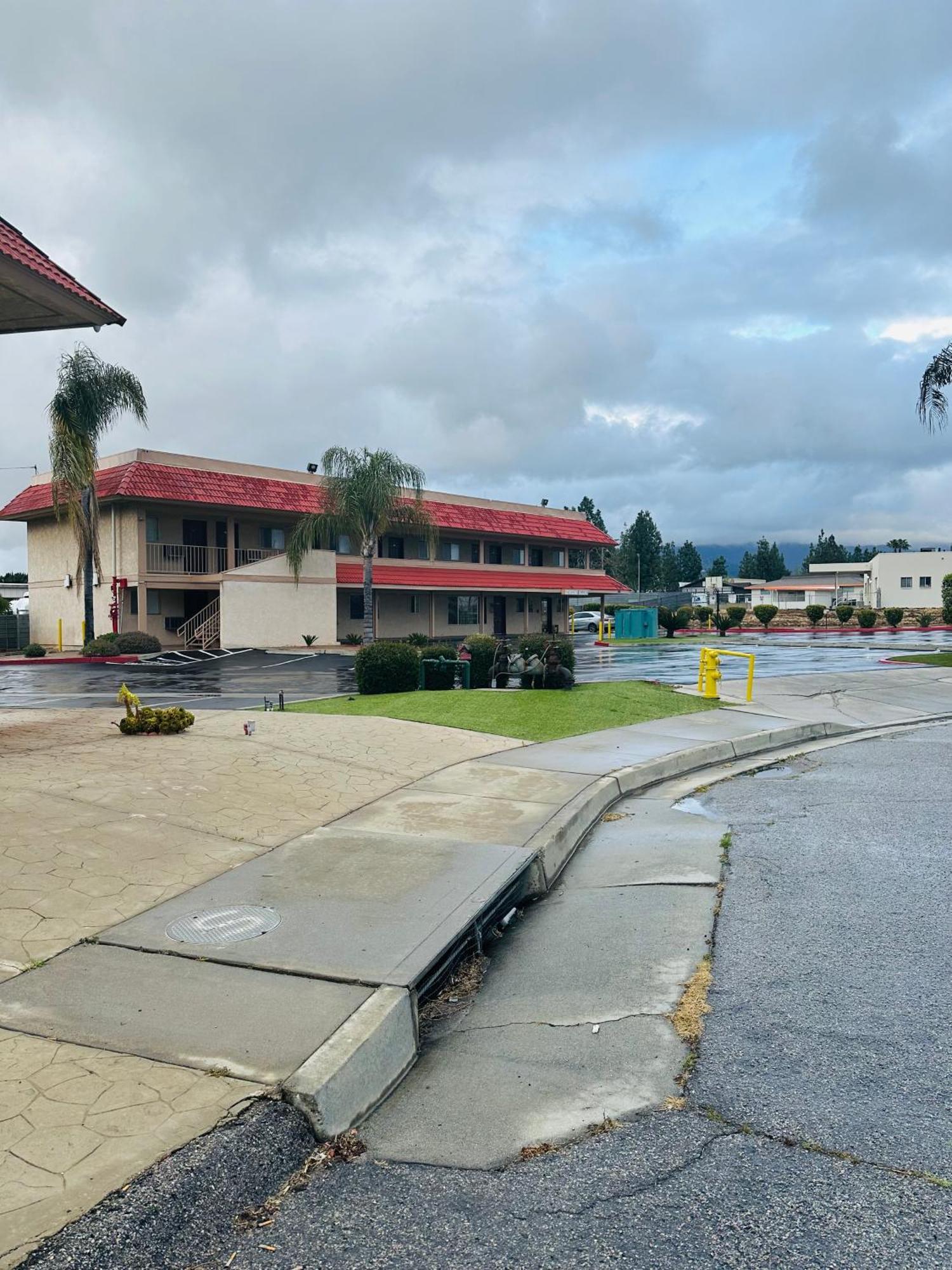 Americas Best Value Inn Calimesa Экстерьер фото